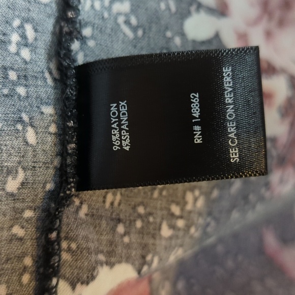 Torrid Floral Knee-Length Dress Size 1 - Picture 6 of 6